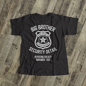 Big brother security detail shirt or big brother to be pregnancy announcement Tshirt DARK MSMP-027d Black