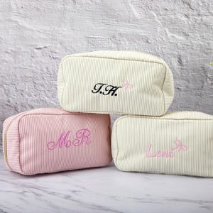 Personalisierte bestickte Make-up-Tasche für Sie, Geschenke für Brautjungfern, Monogramm Kulturtasche, benutzerdefinierte Cord-Make-up-Tasche, Geschenk für sie