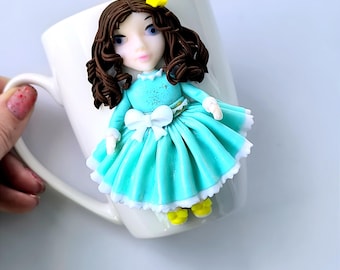 Taza de café con diseño de muñeca 3D, taza hecha a mano de arcilla polimérica, regalo para ella.