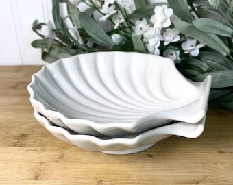 Set Of 2 Vintage Scallop Clamshell Seashell Serving Dishes, Beach Island Nautical Decor