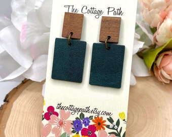 Rustic Emerald Green Leather And Wood Earrings, Rustic Earrings, Leather Earrings, Wood Leather Earrings, Boho Chic, Lightweight Earrings