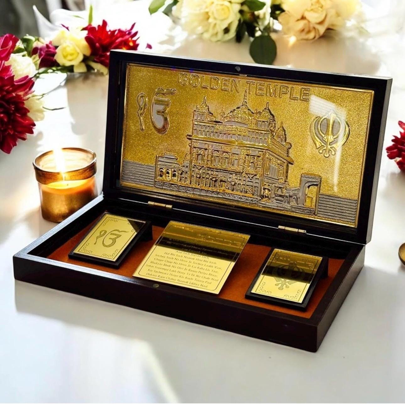 金鍍金 多宝塔 置物 オブジェ 金 ゴールド 寺院 ガラスケース入り 金