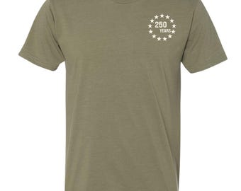 Camiseta 250 años de libertad / Camiseta con bolsillo y logo de la bandera estadounidense (1776-2026) / Camiseta del 250.º aniversario de EE. UU. / Camiseta patriótica unisex