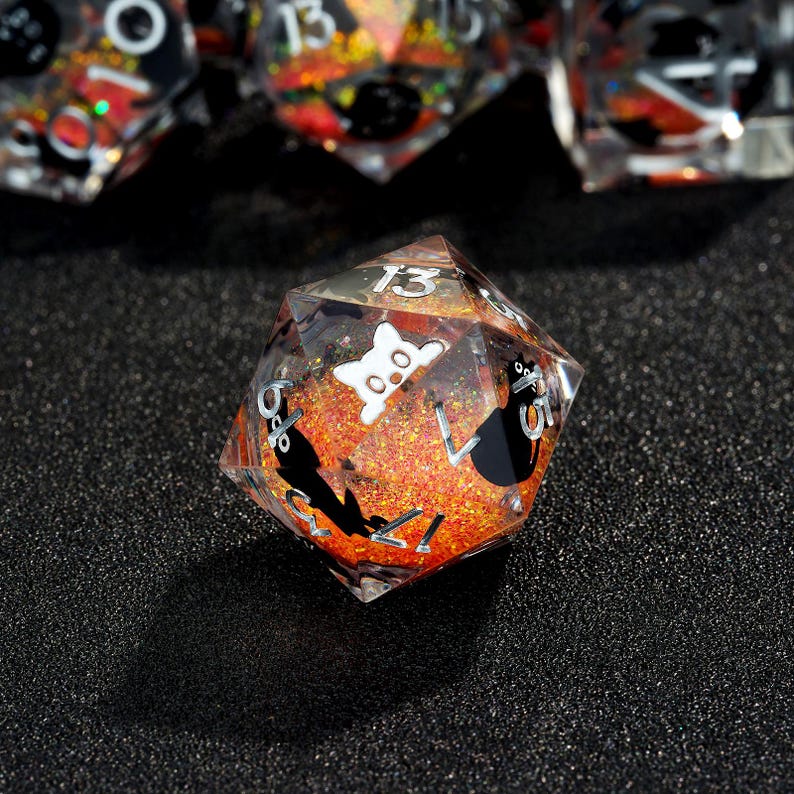 Röd & Svart Katt Liquid Core Resin Dice Set: Sharp Edge DnD-tärningar bild 8
