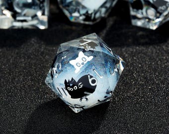 White & Black Cat Liquid Core Resin Dice Set: Sharp Edge DnD-tärningar