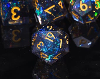 Sharp Edge Würfelset: Sapphire Blau & Gold Foil DnD Würfel