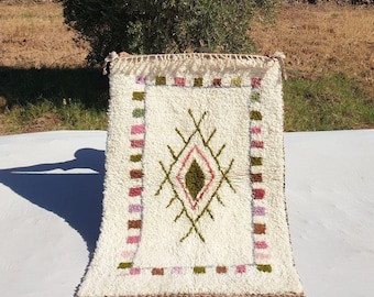 Hand-Knotted Moroccan Berber Rug: Beni Ourain Wool Carpet