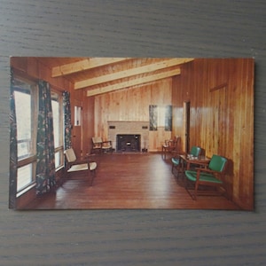 Carte postale vintage avec intérieur de cabine Bluestone State Park avec mobilier de luxe, Bluestone State Park, Virginie-Occidentale, quelques dégâts mineurs