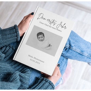 Baby album digital template | Baby album minimalist | Template Canva | Design your own baby album | Baby album German | First year of life