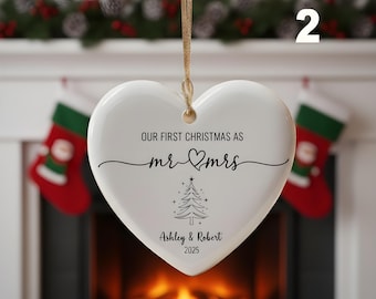 Adorno navideño para parejas - Regalo de boda - Recuerdo personalizado de la primera Navidad - Adorno navideño de nuestra primera Navidad - Idea para regalo de inauguración de casa
