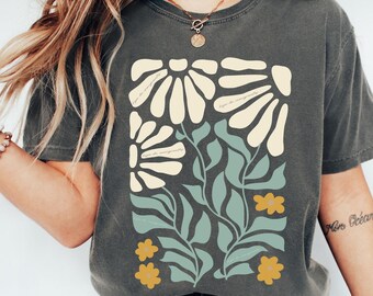 Comfort Colors Hija de Inmigrantes Shirt, No One Is Illegal Shirt,Floral Political Activism Progressive Pro Immigration Wildflower Gift