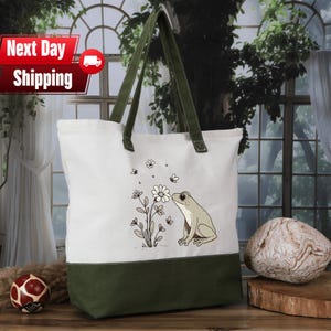 Flower Frog Tote Bag, Frog Garden Tote Bag, Botanical Frog Print, Cute Frog Tote Bag, Frog Lover Gift, Aesthetic Bag, Casual Canvas Tote