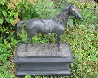 Display For Home Bust Animal Pony Garden Horse Head Figurine on Plinth Display For Home Bust Animal Pony Garden Horse Head Figurine on Plinth