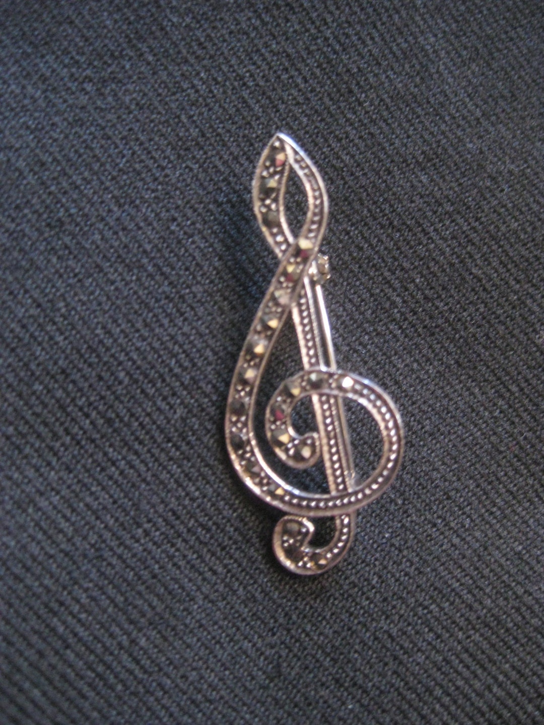 Sterling Silver Marcasite Treble Clef Brooch – Elegant Music-Themed Pin Gift Boxed