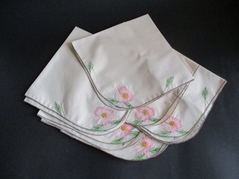 Vintage Napkins Set of 6 Floral Embroidered