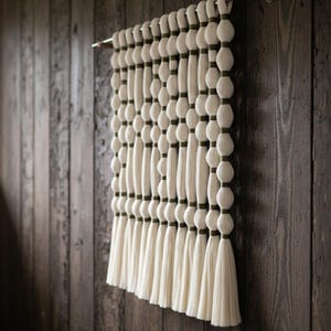 Tapiz de pared tejido bohemio: decoración rústica escandinava