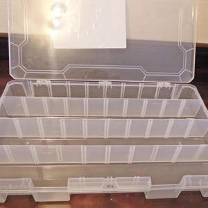 Large Anti Tarnish Box with 19 adjustable cells compartments with ZeRust to protect precious metal 14" x 9" x 2"  Bin Organizer 12 dividers