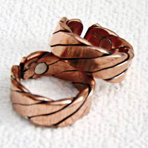Pure COPPER Magnetic Ring  Adjustable Size 7  to 12 (please read details)  Swirl Design for Men + Women ~  2 magnets on ring  ~
