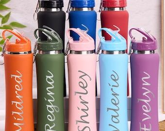 Borracce incise con cannuccia, borraccia termica personalizzata, borraccia con nome inciso, regalo per gli amanti dello sport, regalo per il ritorno a scuola.