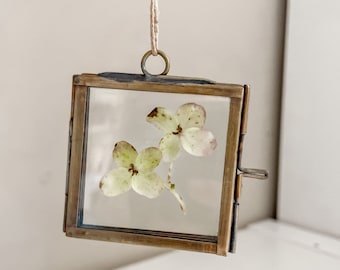 Tiny Brass Frame 5cm x 5cm - Wedding Favour, Party Decor, Pressed Flowers, Small Art, Photos