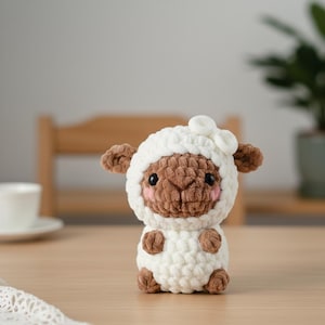 Patrón de oveja de ganchillo, amigurumi de cordero esponjoso en PDF, juguete de peluche ideal para principiantes.