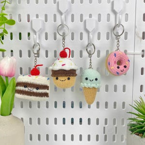Cute Dessert Keychain Crochet Pattern, Cake, Cupcake, Ice Cream, Donut Keychain, Amigurumi Food Keychain, PDF Crochet Pattern