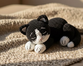 Tuxedo Cat Crochet Pattern, Easy Amigurumi Plush (PDF Pattern)
