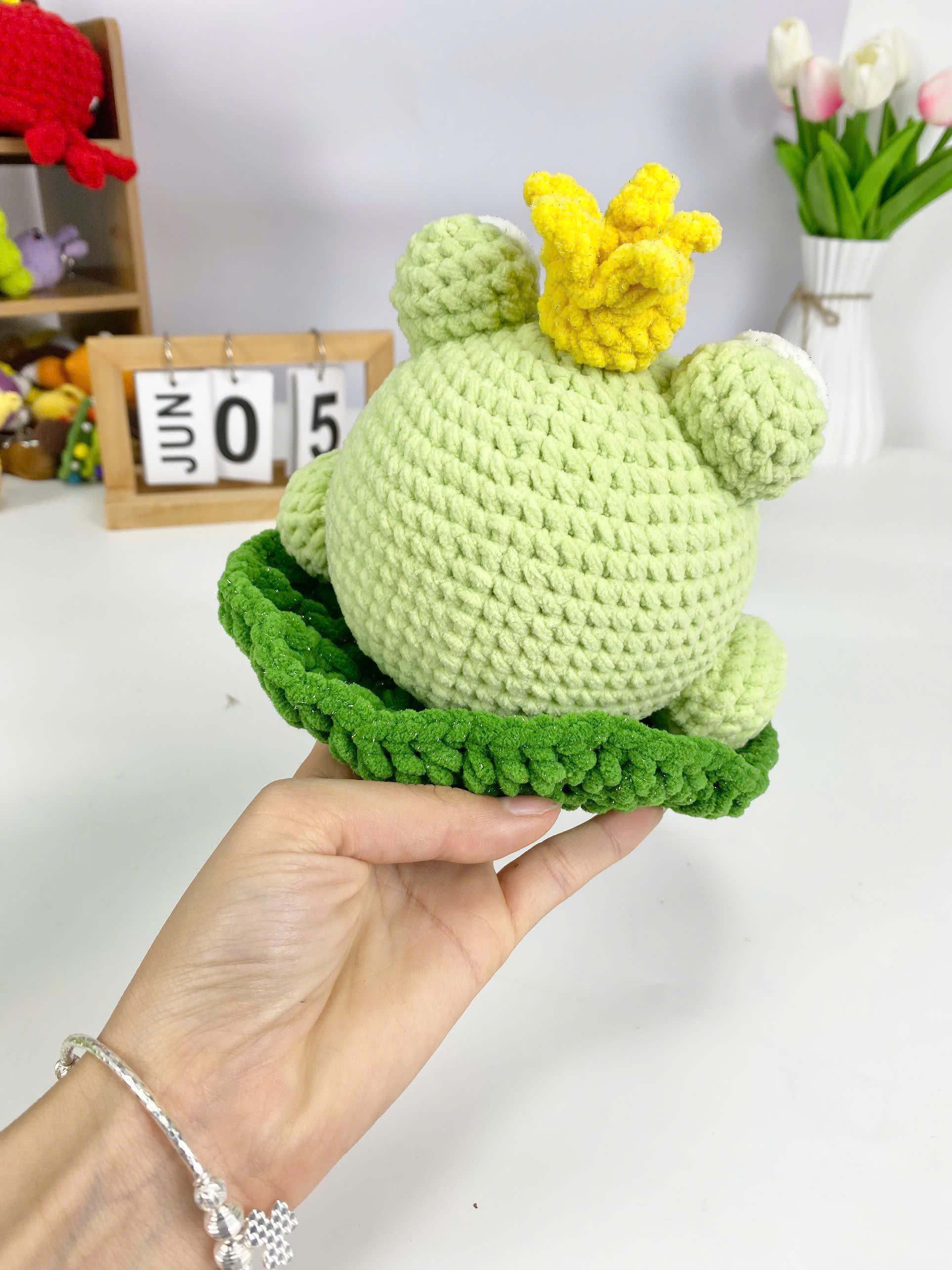 Frog Prince Crochet Pattern PDF: Amigurumi Plush Toy - Etsy
