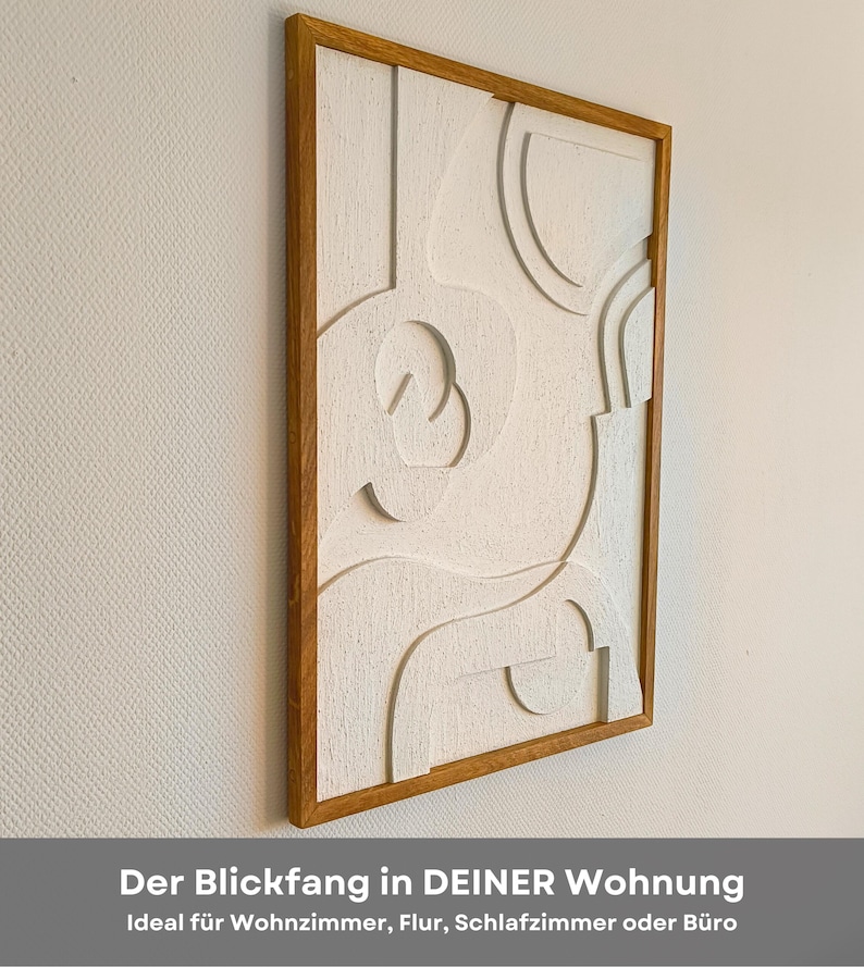 Abstraktes Wandbild in 76 x 56 x 2 cm, handgefertigt aus CNC-gefrästem MDF mit strukturierter Oberfläche in Cremeweiß, eingefasst in einen geölten Eichenholzrahmen. Die seitliche Perspektive zeigt die Tiefe und hochwertige Verarbeitung dieses modernen 3D Wandreliefs. Ideal als Blickfang in Wohnzimmer, Flur, Schlafzimmer oder Büro – minimalistisches Design trifft auf natürliche Materialien für stilvolle Wandgestaltung im Japandi- oder Skandi-Stil.