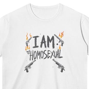 Chemise Je suis homosexuelle – T-shirt audacieux queer, graphique avant-gardiste de la fierté gaie, streetwear LGBTQ+, punk gothique, chemise cadeau amusante