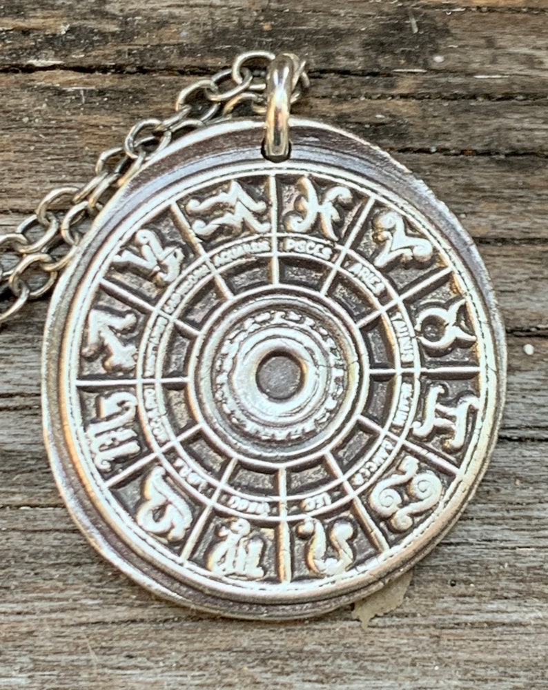 Collier zodiaque Collier zodiaque en argent pur avec breloque phoque de cire astrologique sur chaîne en argent sterling image 1