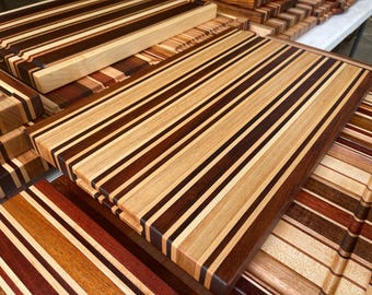 Tabla de cortar de madera australiana hecha a mano: diseño de rayas a juego