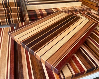 Tabla de cortar de madera australiana hecha a mano: diseño de rayas a juego