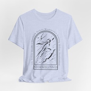 Camiseta Stormblessed, Camiseta para fans de Stormlight, Camiseta Radiant Knight, Camiseta Windrunner, Camiseta Cosmere, Regalo para fans de Brandon Sanderson, Regalo para amantes de los libros Heather Prism Blue