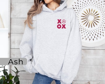 XOXO D20 Dice Hoodie, Valentine Sweatshirt, Women Love Heart Cute Crewneck, Cute Valentine Shirt, Valentines Day Dungeons and Dragons hoodie