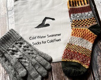 Cold Water Swimmer MENS Socks and Gloves with gift Bag