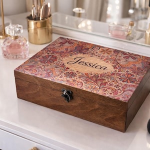 Personalized Wooden Jewelry Box with Patterned Lid – Custom Name Keepsake, Beech Wood, Six Compartments, Gift for Her