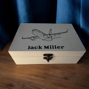 Gepersonaliseerde houten vliegtuigkist - aangepaste naam en vliegtuigontwerp, cadeau voor mannen, pilootgeschenkdoos, kerstcadeau, cadeau voor thuis, houten decor