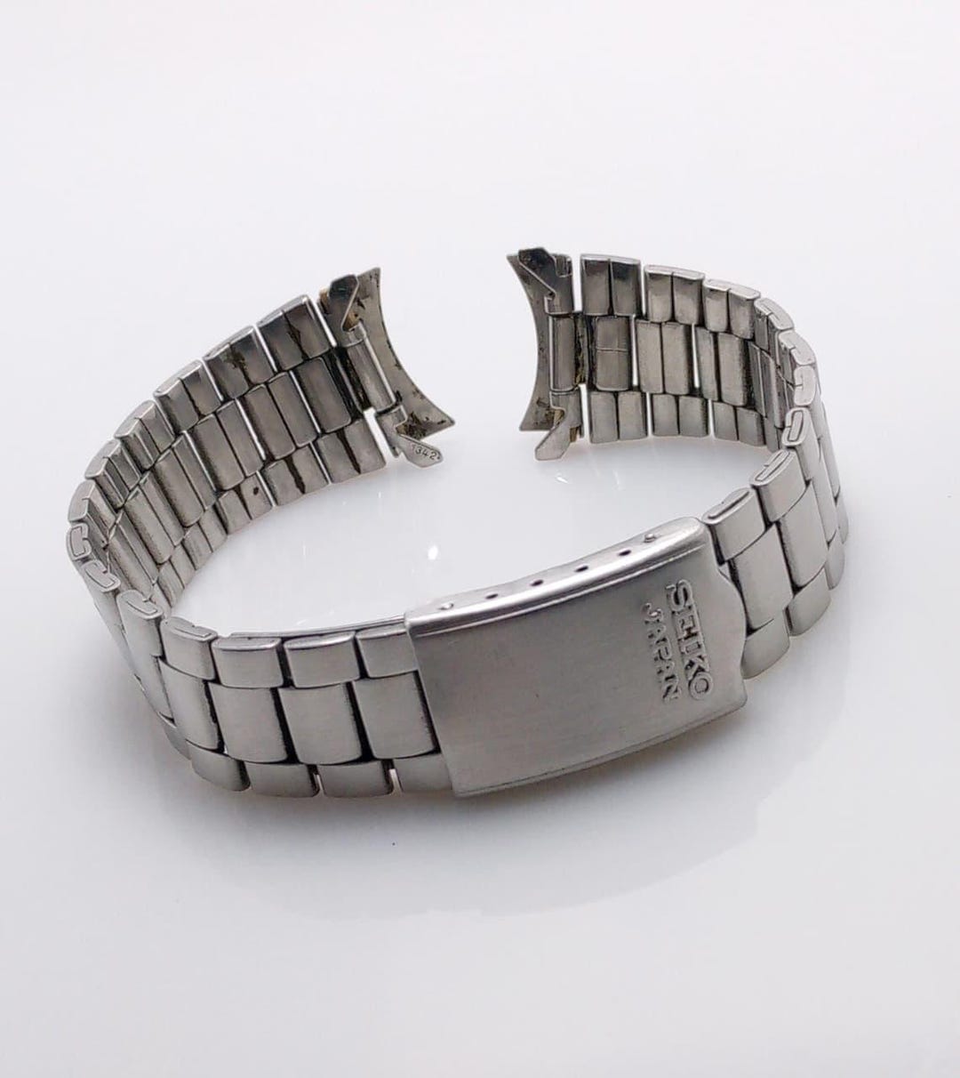 Seiko Z1342 Stainless Steel Vintage Men's Watch Curved End Link