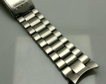 Seiko Z1342 Stainless Steel Vintage Men's Watch Curved End Link