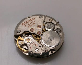 Movimento Orologio Al Quarzo Hattori VX43 SEIKO - Giorno E Data A Ore 3 - Made In Japan