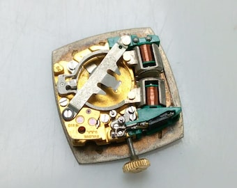 Bulova Accutron クォーツ Cal. 2210 ヴィンテージウォッチムーブメント 部品 NSR186GLK1
