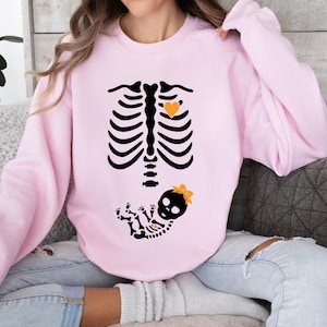 Skeleton Halloween Maternity Sweatshirt, Funny Pregnancy Announcement Shirt 2025, Pregnant Women Costume, Fall New Mom Sweater, Mommy to Be