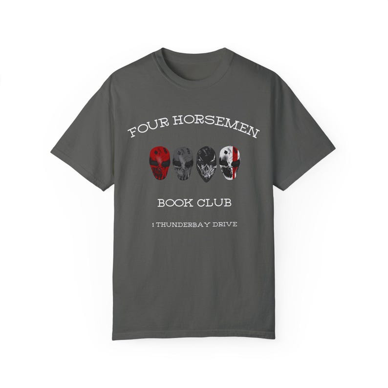 Camiseta de Los Cuatro Jinetes, Camiseta de Booktok, Camiseta de Romance Oscuro, Camiseta de La Noche del Diablo, Camiseta del Club de Lectura imagen 4