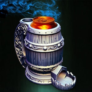 Könnte beinhalten: Ein 3D-gerenderter Bierkrug mit Henkel und einem kleinen Aschenbecher. Der Krug ist fassförmig, mit Metallbändern und dekorativen Elementen. Eine orangefarbene Dose befindet sich im Inneren des Krugs, mit blauem Rauch, der aufsteigt.