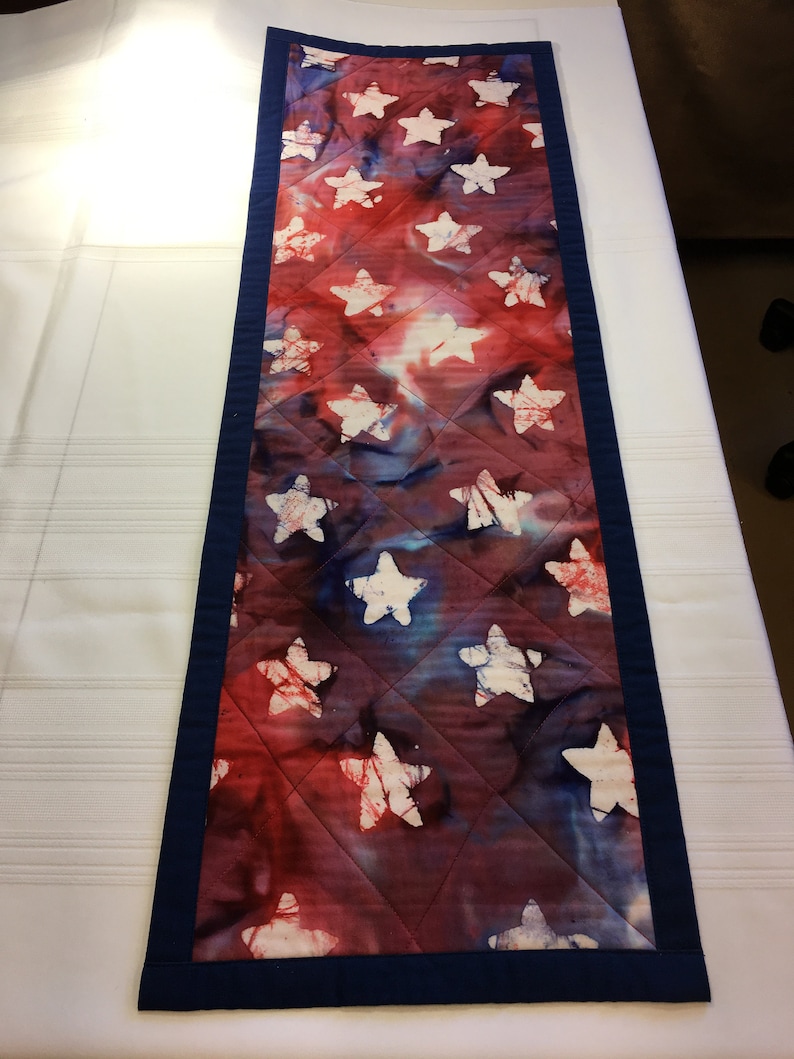 Batik Patriotic Table Runner 12 x 36 Binding for Labor Day July 4th Memorial Day Veterans Day Navy Blue Back /& Border