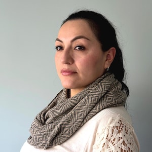 Alpaca Wool Infinity Scarf – Soft, Lightweight Loop Neck Warmer Accessory