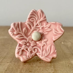 Handgemachte Blumenknäufe - Keramikknäufe | Blumen Möbel Knäufe | Boho Landhaus Dekor