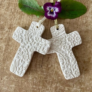 Handmade Cross, Flower Cross, White Cross, Cross Ornament, Baptism Favor, Wedding Favor, Christmas Ornament, Cross Gift, Religious Ornament