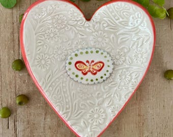 Handgemachte Keramik Herz Schale, Schmetterling Schmuckhalter, Blumenkeramik Catchall